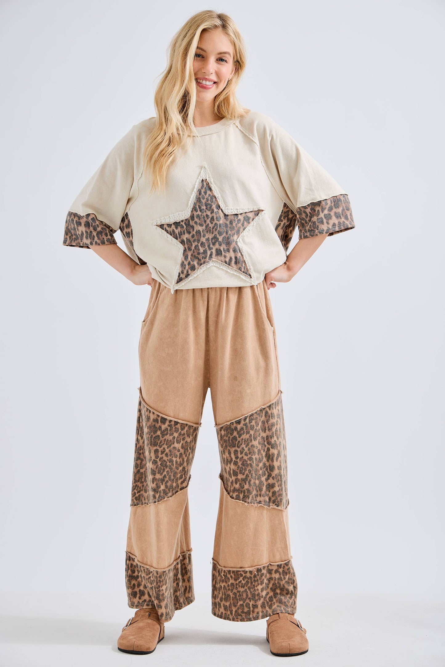 J her Mineral Washed Leopard Star Halfsleeve top HT6628
