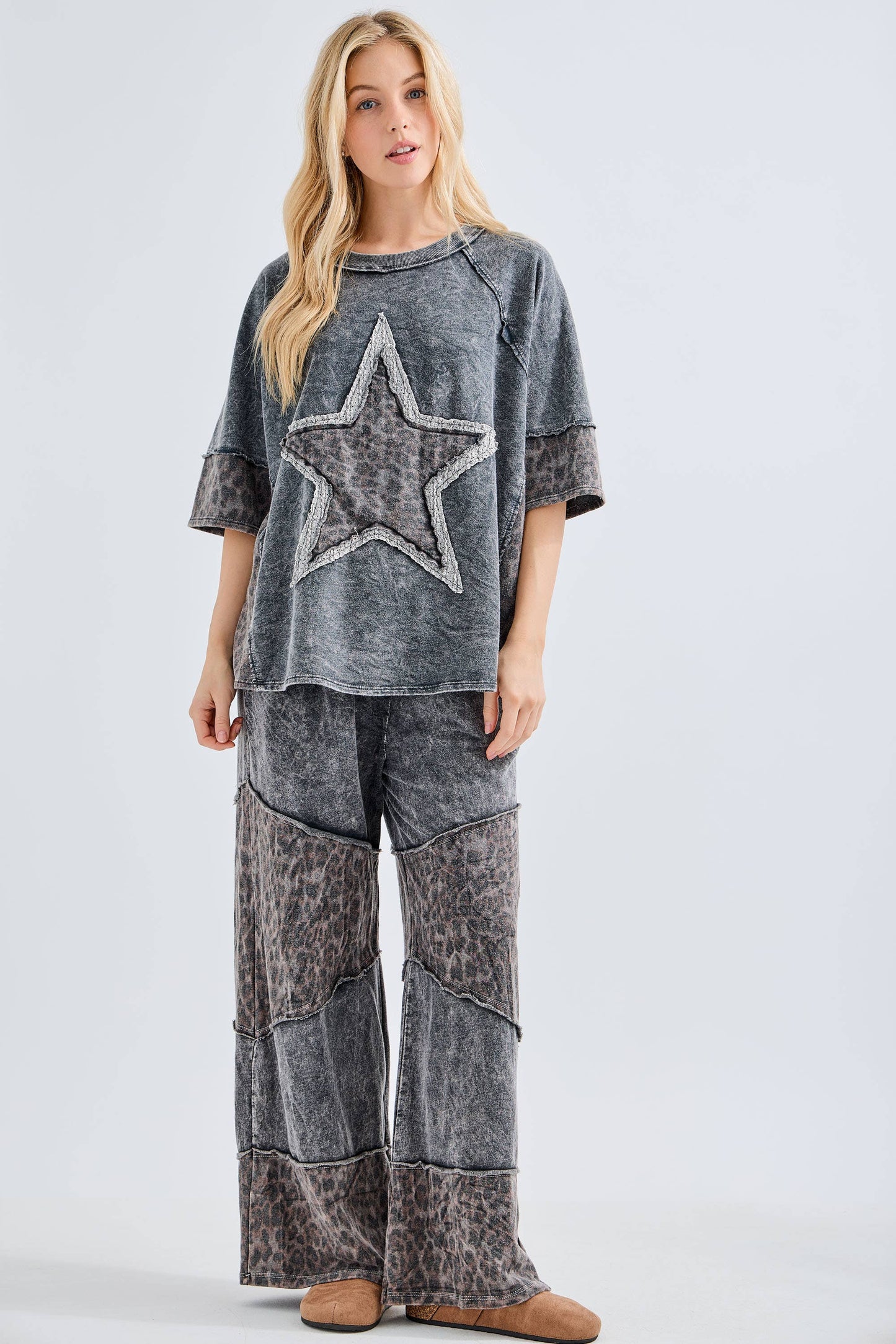J her Mineral Washed Leopard Star Halfsleeve top HT6628