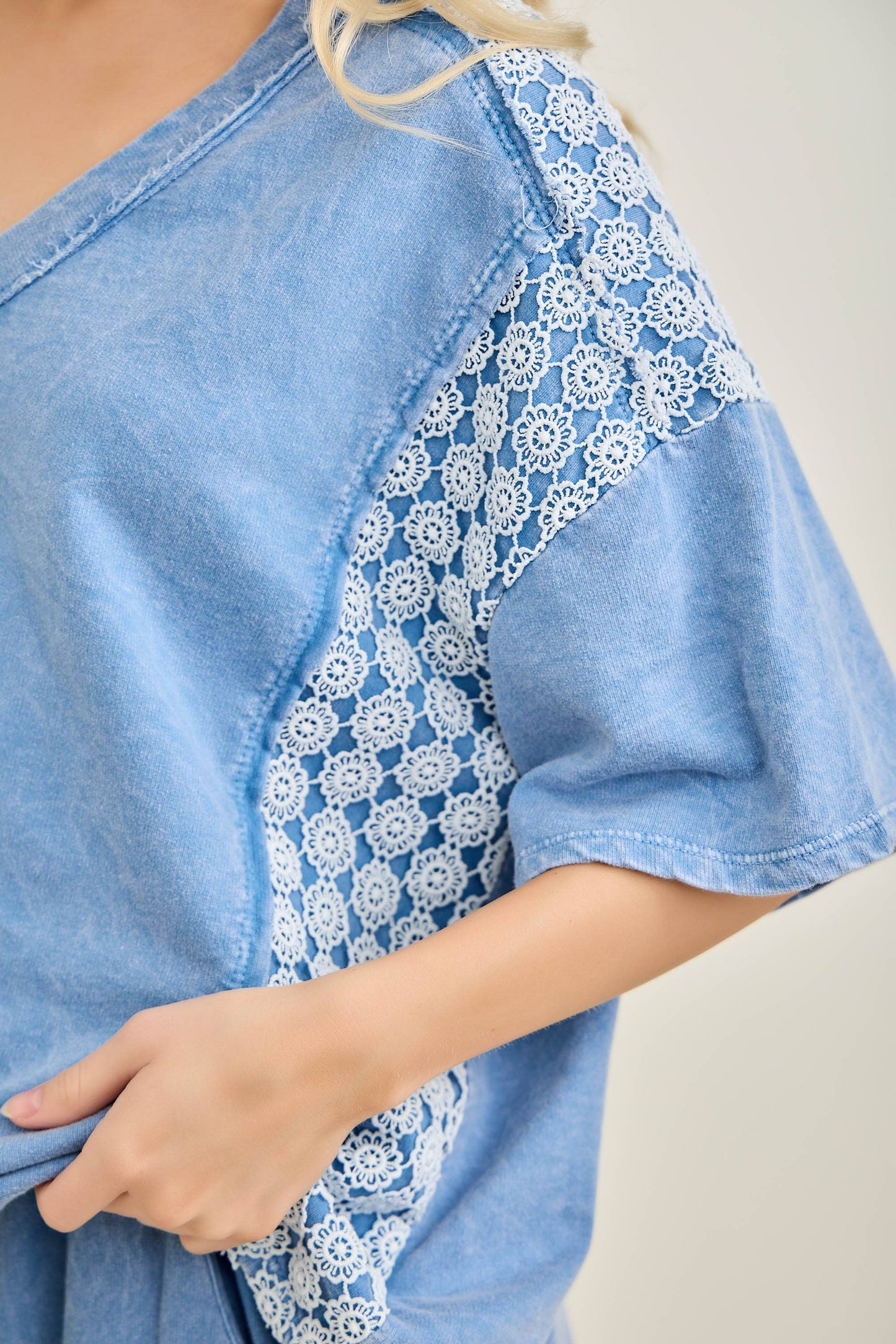 Mineral Washed Flower Daisy Trim Vneck Blouse top HT6747