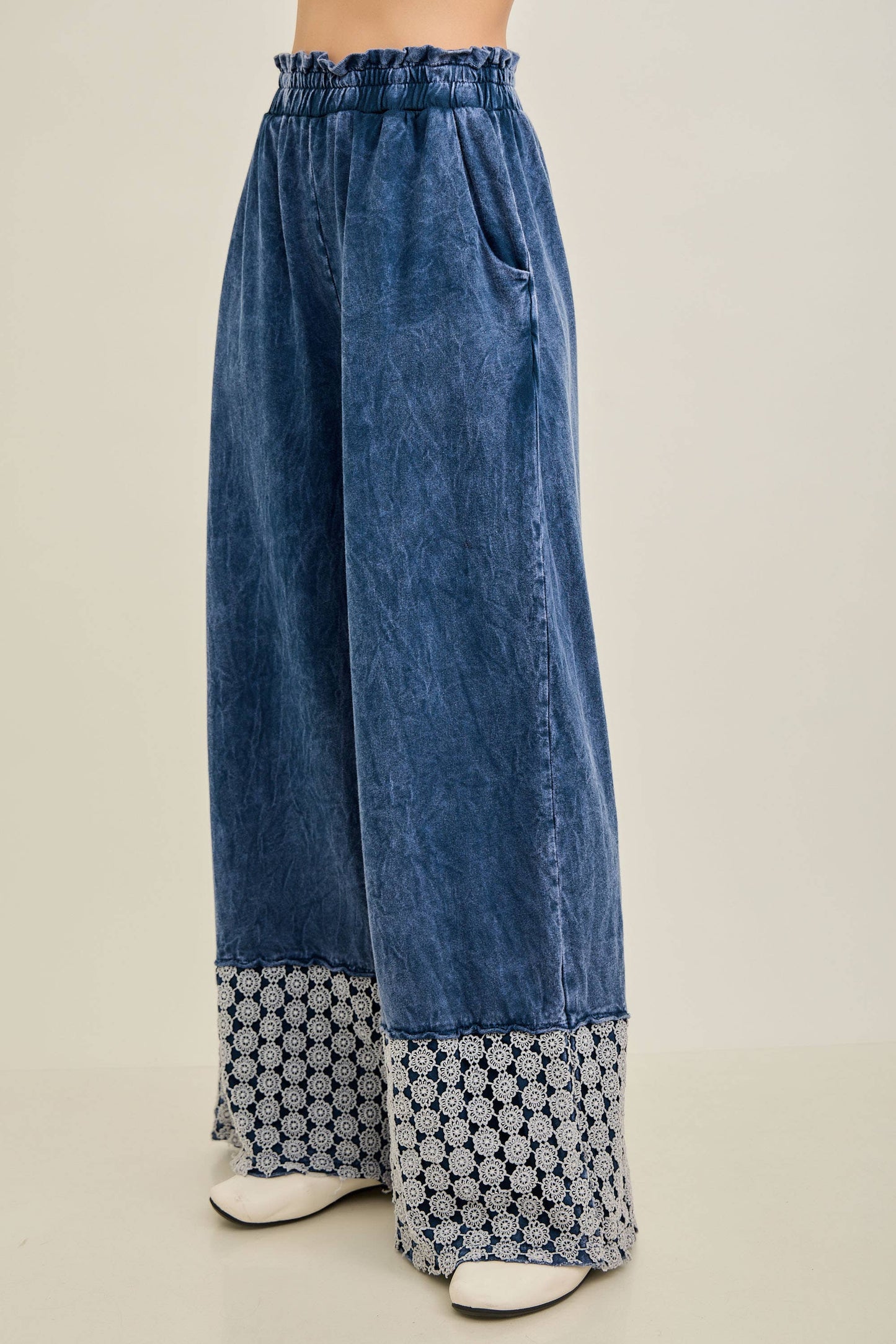 Mineral Washed Flower Daisy Trim LongLeg Pants HP6016P1