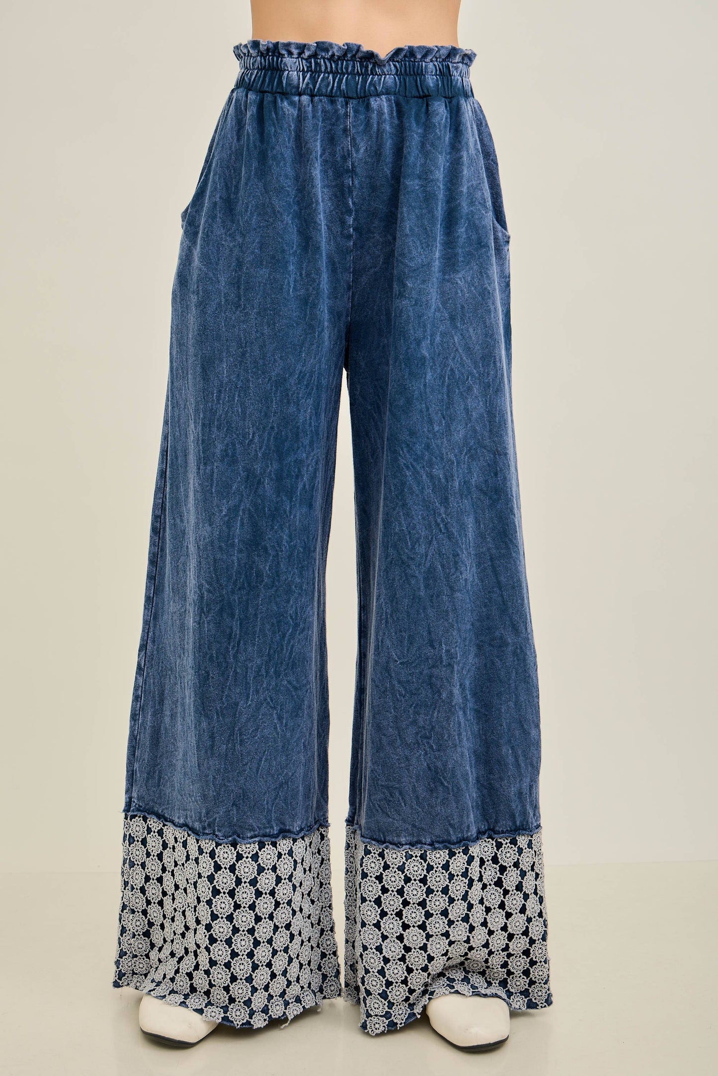 Mineral Washed Flower Daisy Trim LongLeg Pants HP6016P1