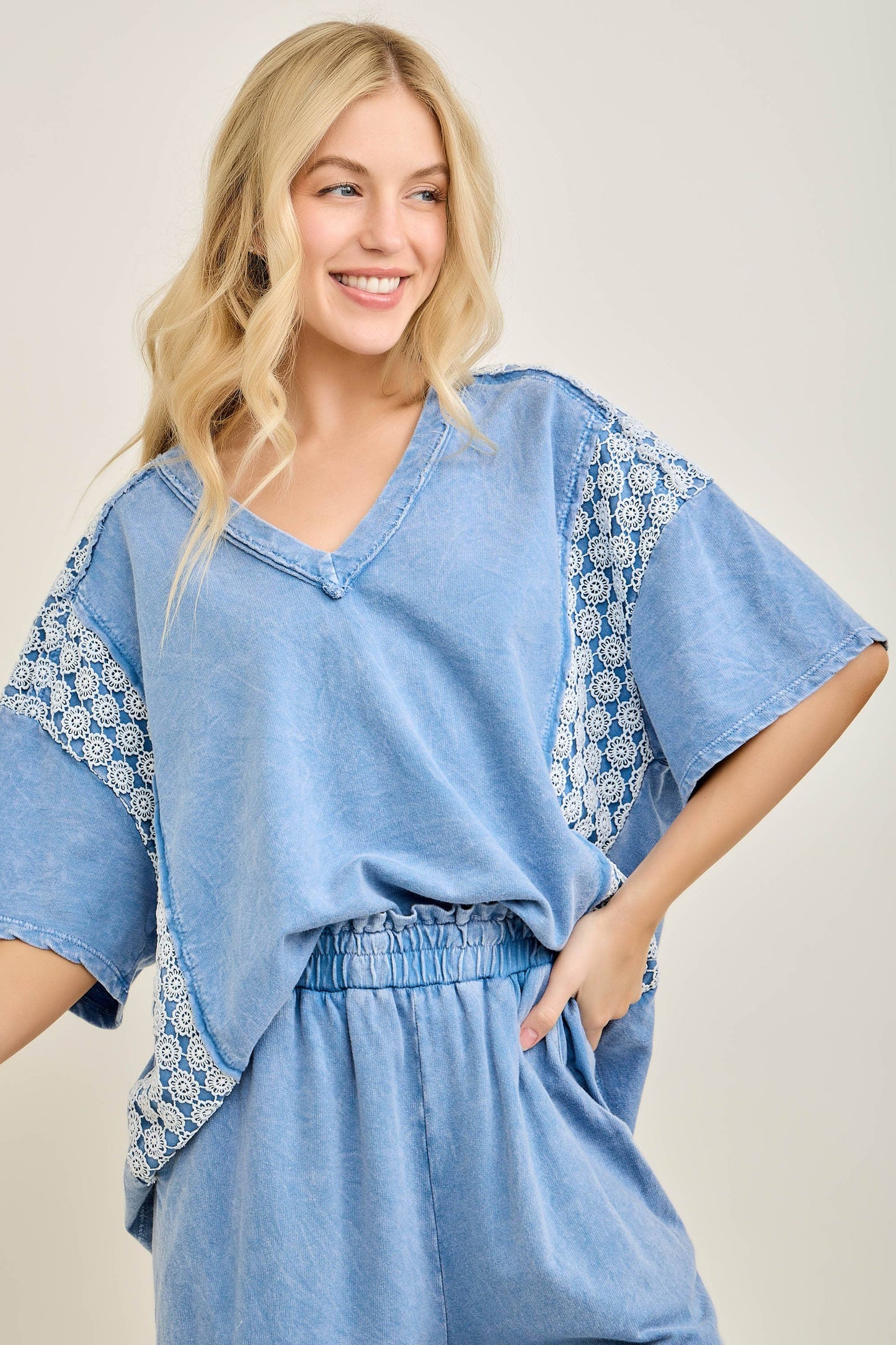 Mineral Washed Flower Daisy Trim Vneck Blouse top HT6747