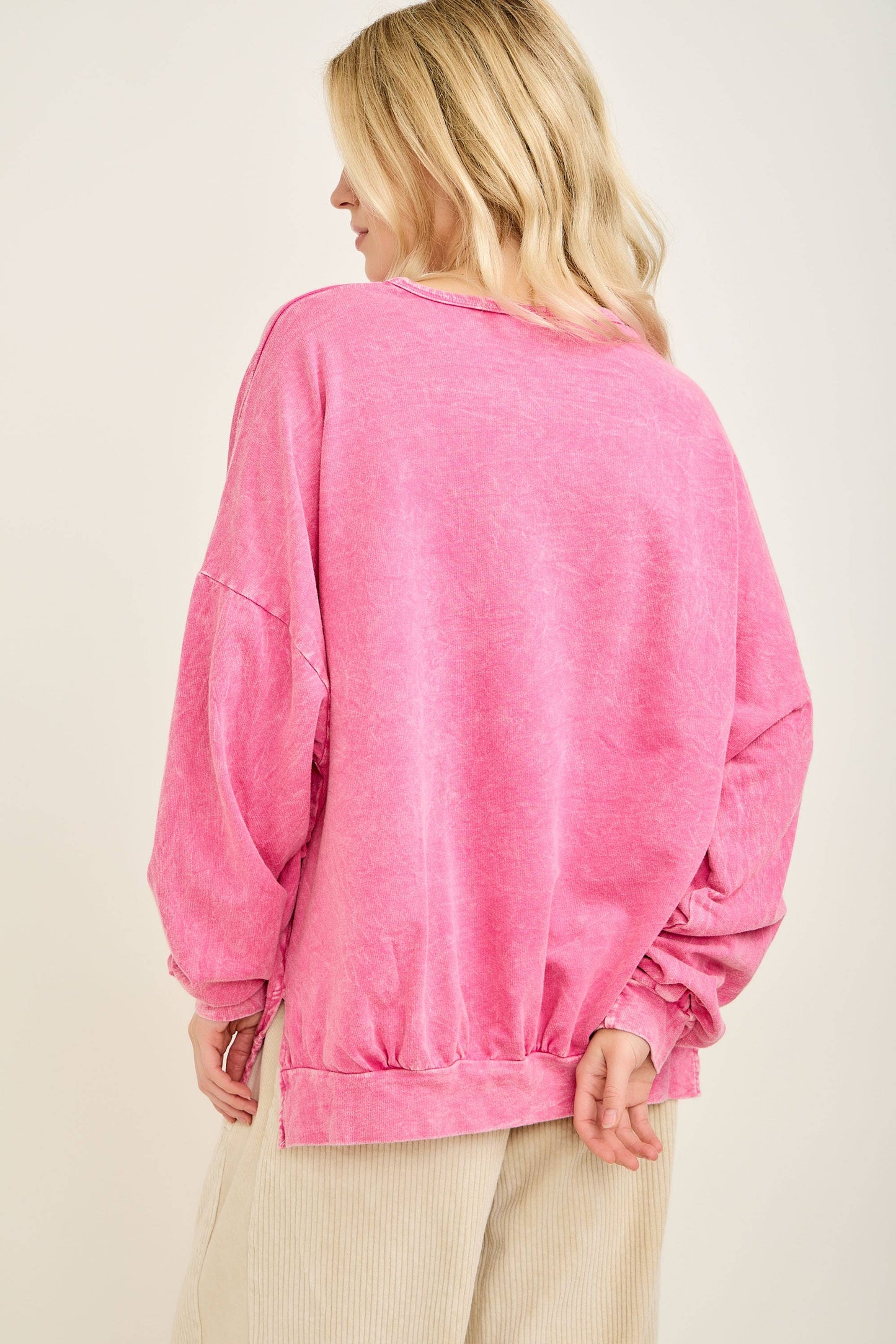 Mineral Washed Free Spirit Graphic sweatshirt HT4150P6