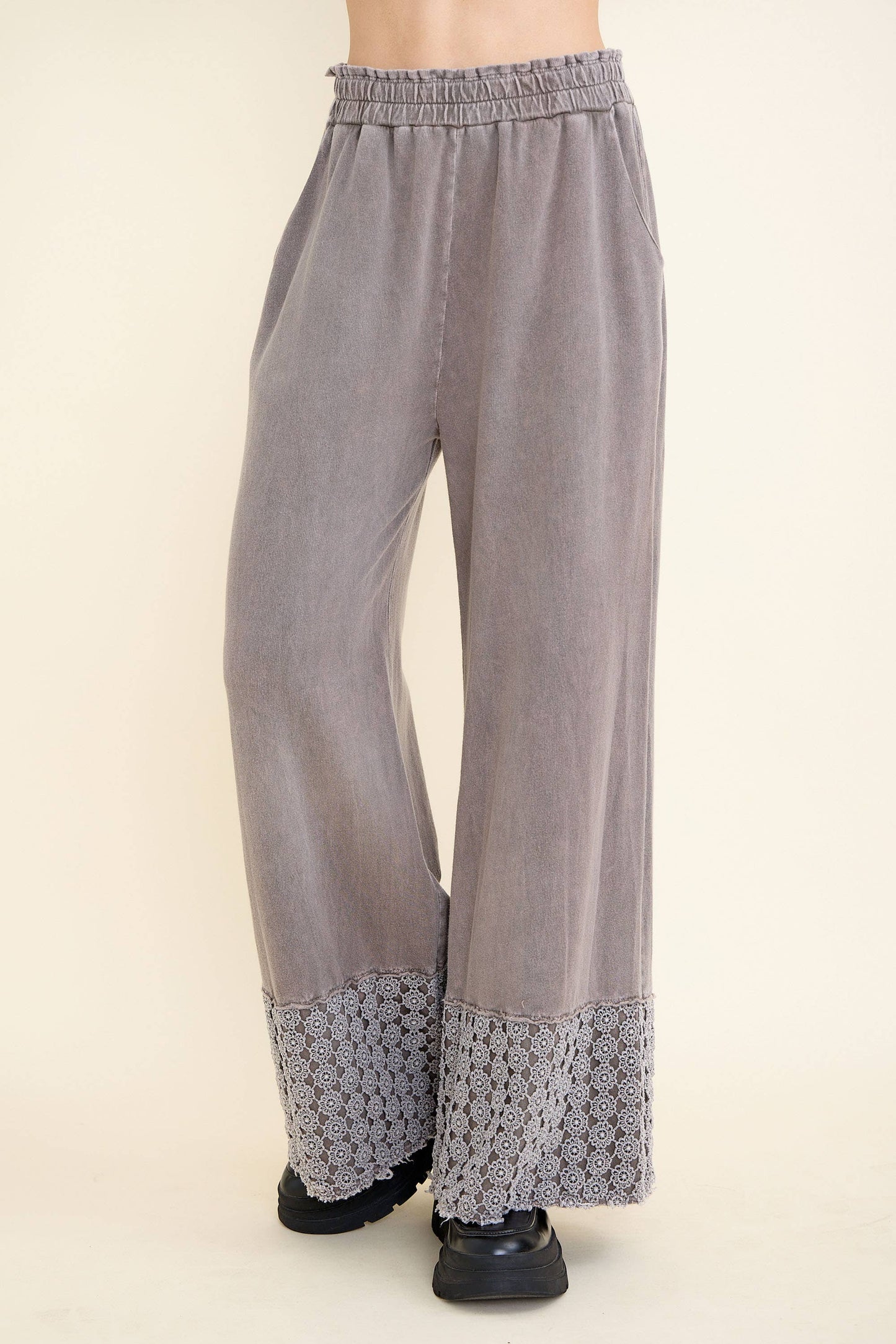 Mineral Washed Flower Daisy Trim LongLeg Pants HP6016P1
