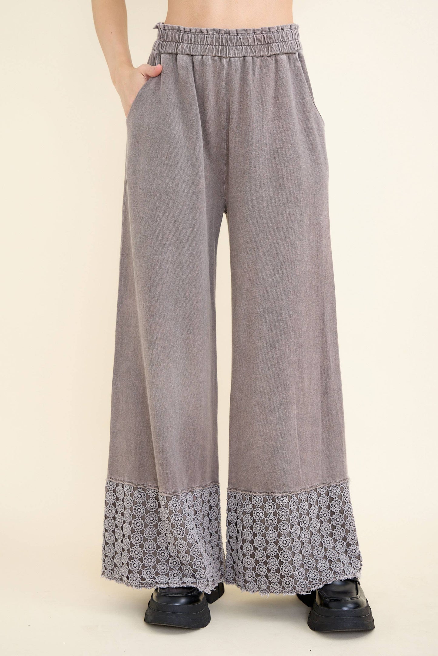 Mineral Washed Flower Daisy Trim LongLeg Pants HP6016P1