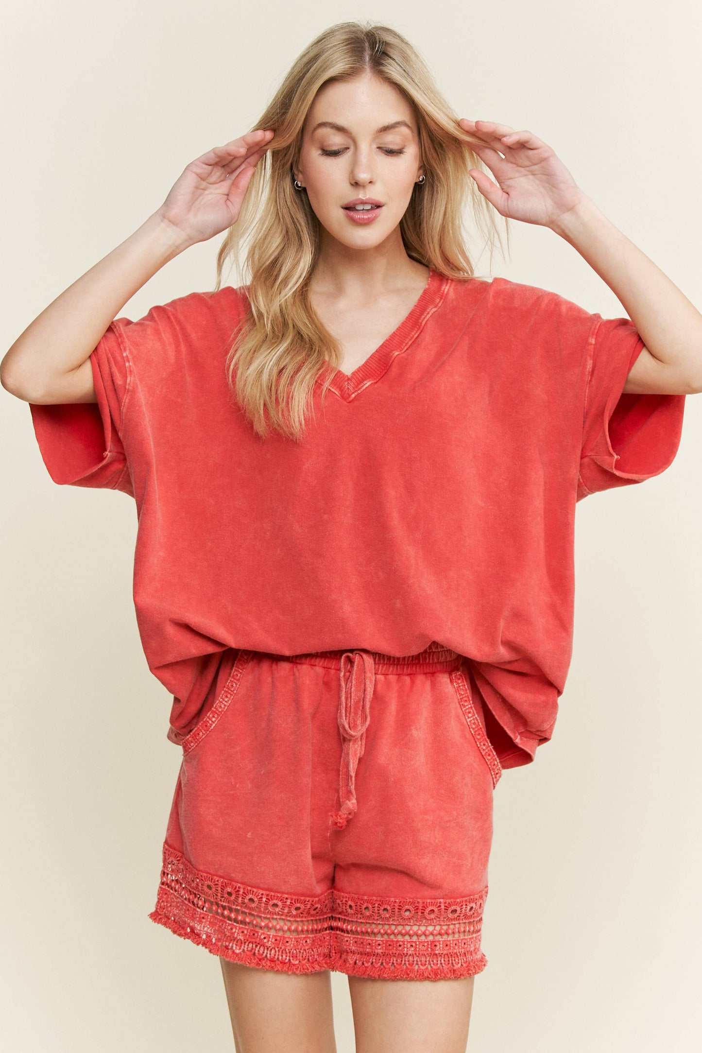 MineralWash VNECK everyday Tshirt HT4166