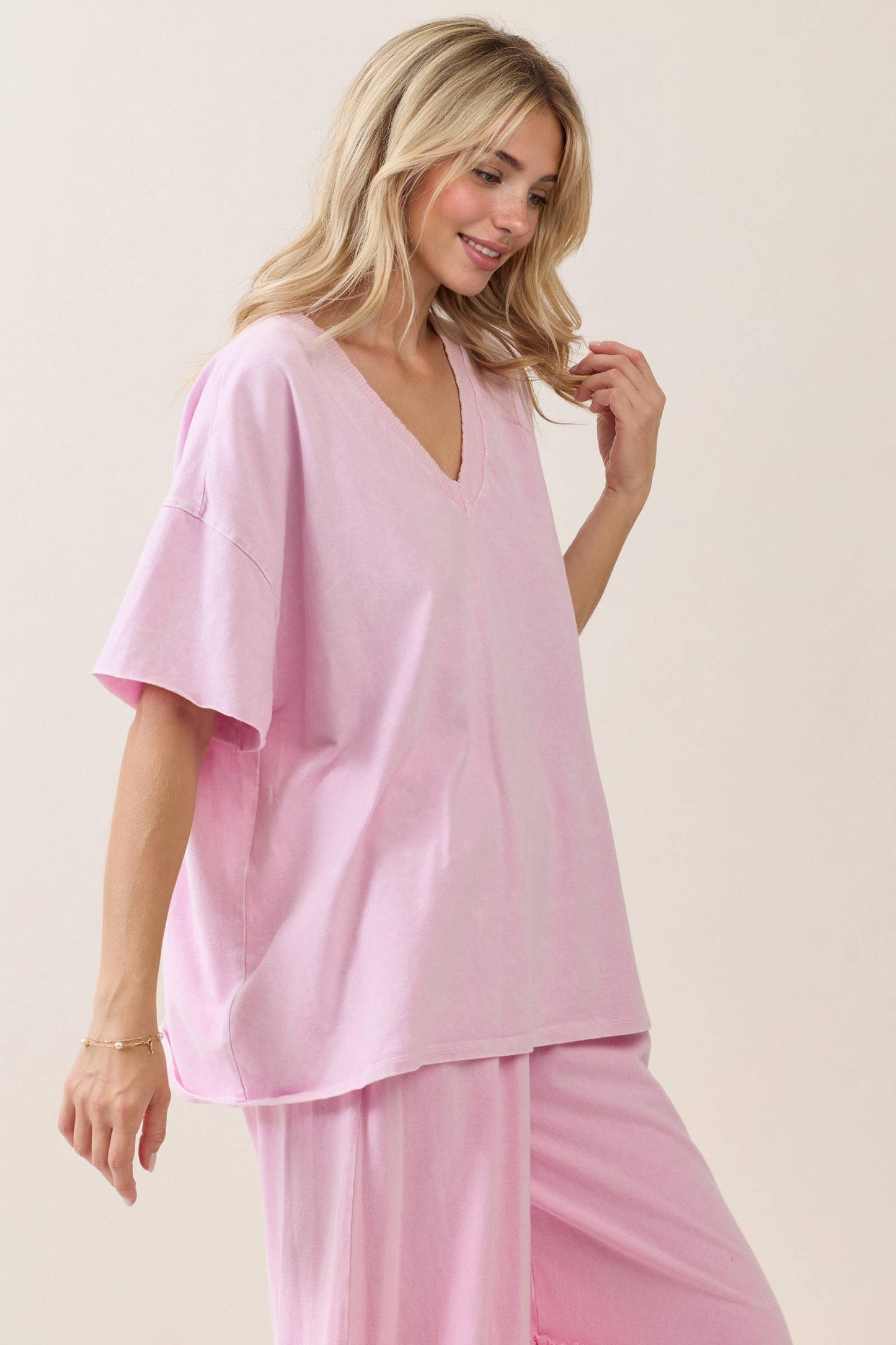 MineralWash VNECK everyday Tshirt HT4166